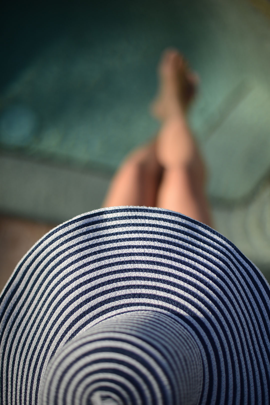 magid summer hat by the pool worn by emma rickwood photographed by sara delaney