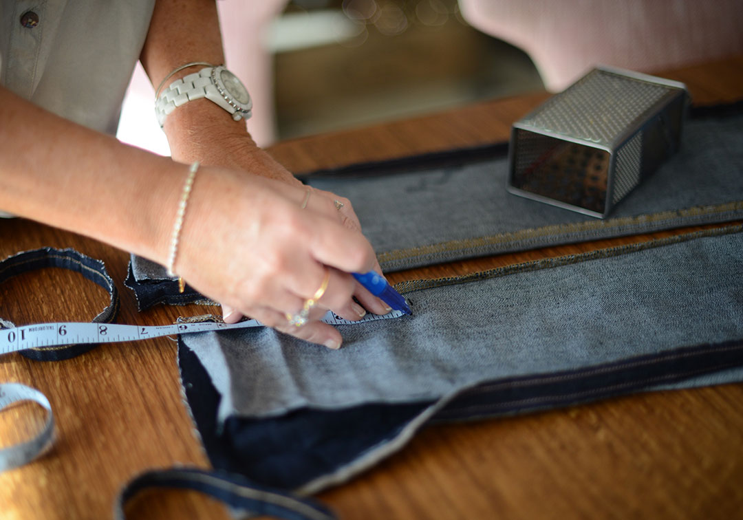 diy raw denim hem by sara delaney for notes from a stylist blog