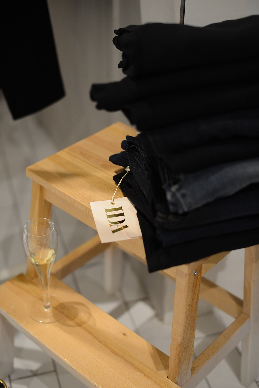 donna ida denim store photographed by fashion blogger and stylist sara delaney