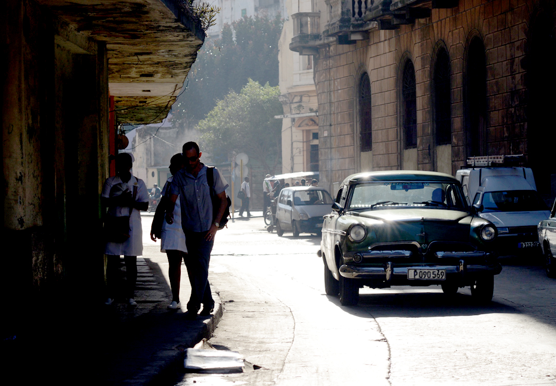 what to pack for a warm weather city break by stylist and fashion blogger sara delaney, photograph by max delaney