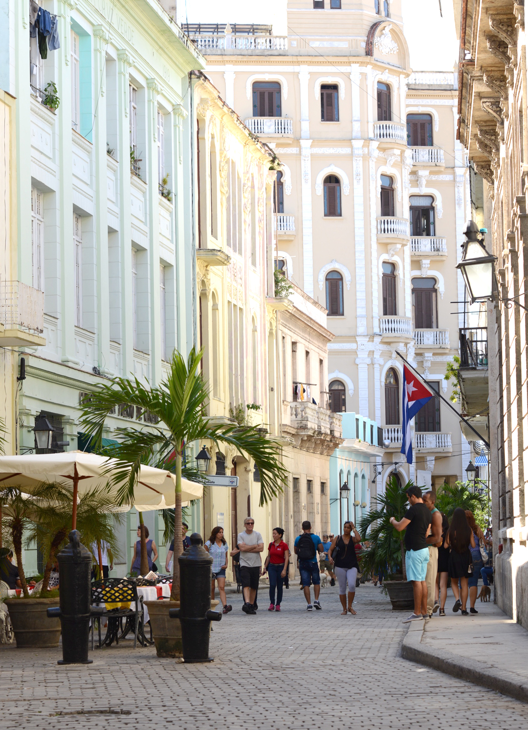 havana cuba photographed by max delaney