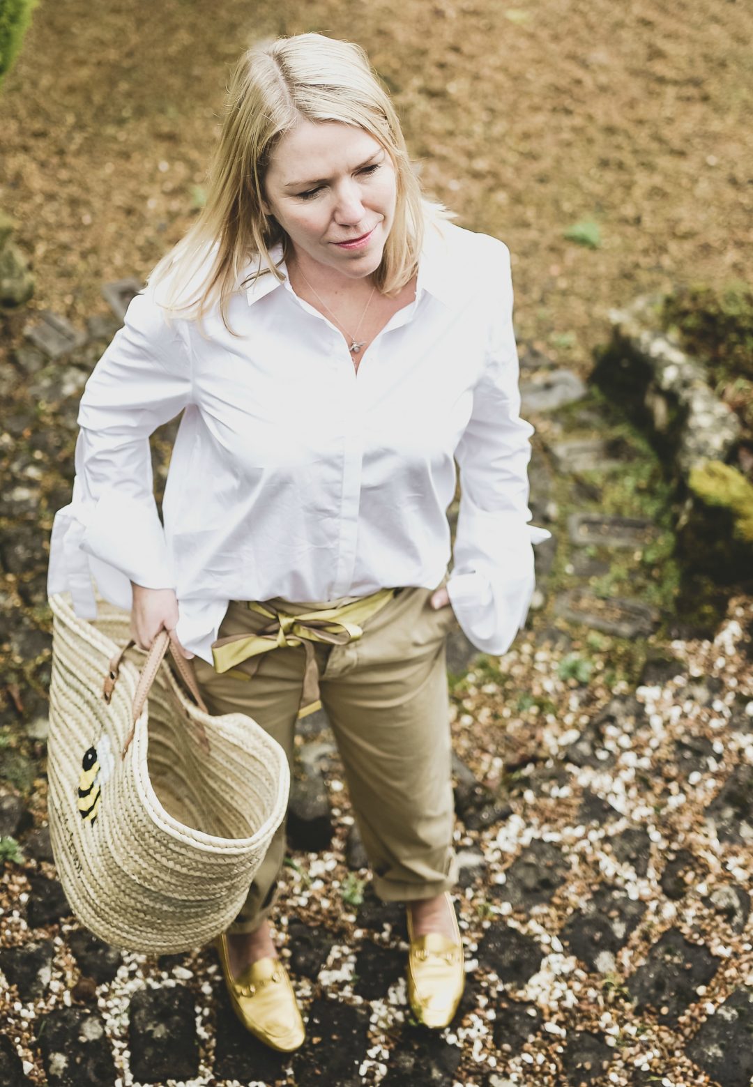 fashion stylist and blogger sara delaney wearing j.crew chinos