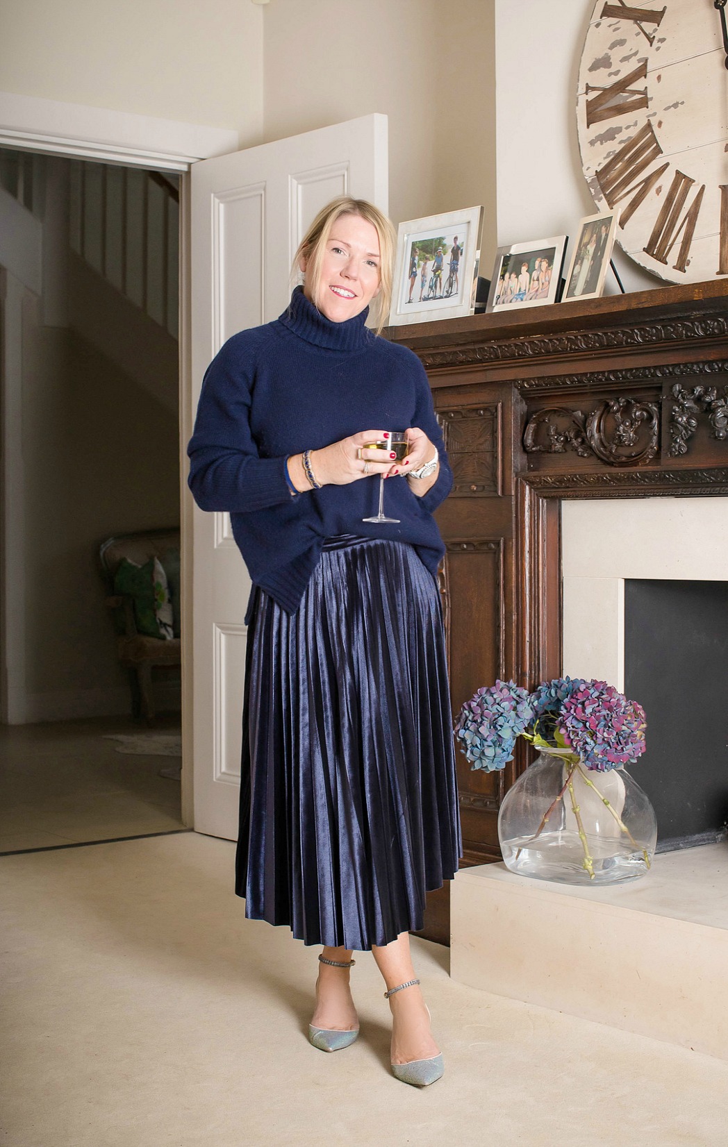 velvet-pleated-skirt-notesfromastylist