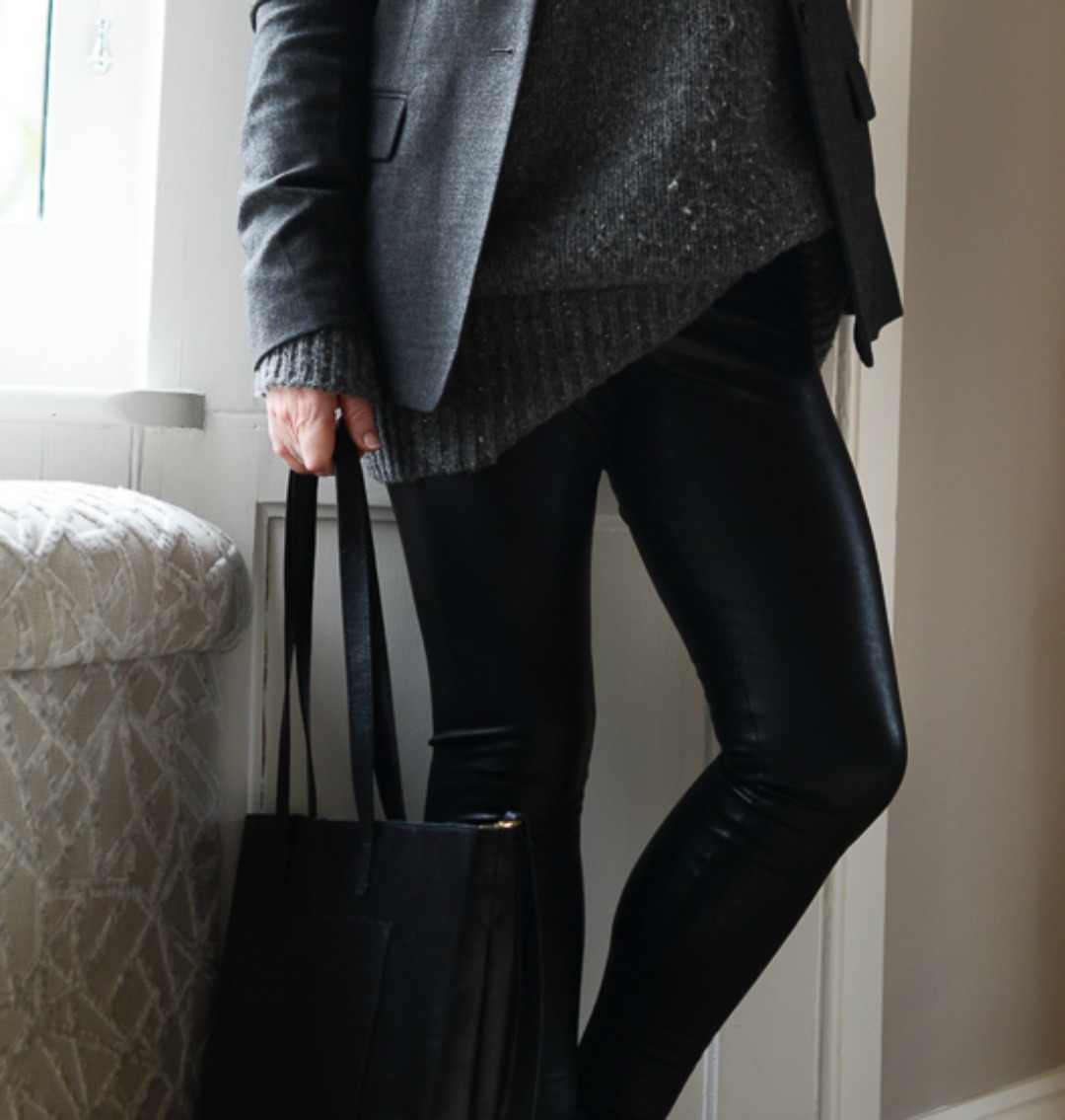 LEATHER LOOKS -STYLING LEATHER LEGGINGS/PANTS FOR GOING OUT 